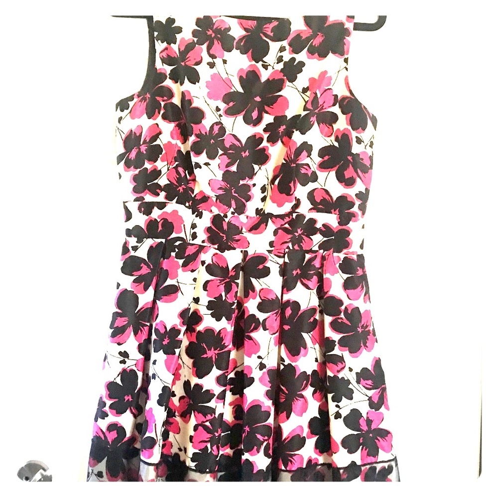 Taylor Spring Dress - Picture 2 of 3